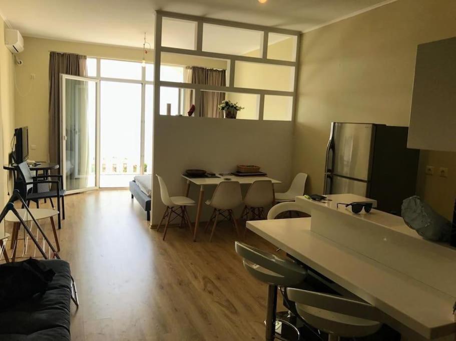 Sea View Studio Apartment In Gonio-Kvariati Bagian luar foto