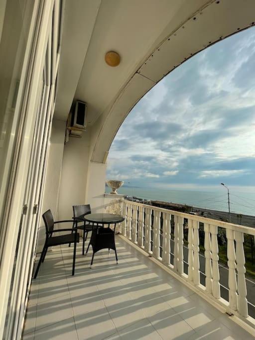 Sea View Studio Apartment In Gonio-Kvariati Bagian luar foto